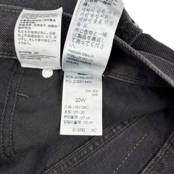 Levi's High Waisted Mom Shorts In Black Size 20W - Picture 6 of 8